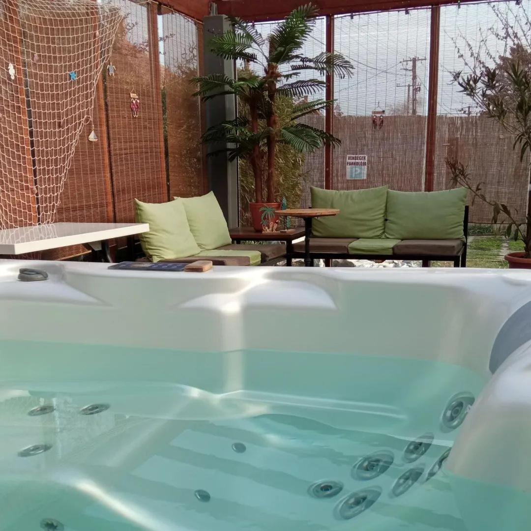 Green Corner Wellness Puspokladany Екстер'єр фото
